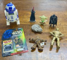 Various Star Wars Items, to include boxed C-3PO model with freeze frame action slide and R2D2