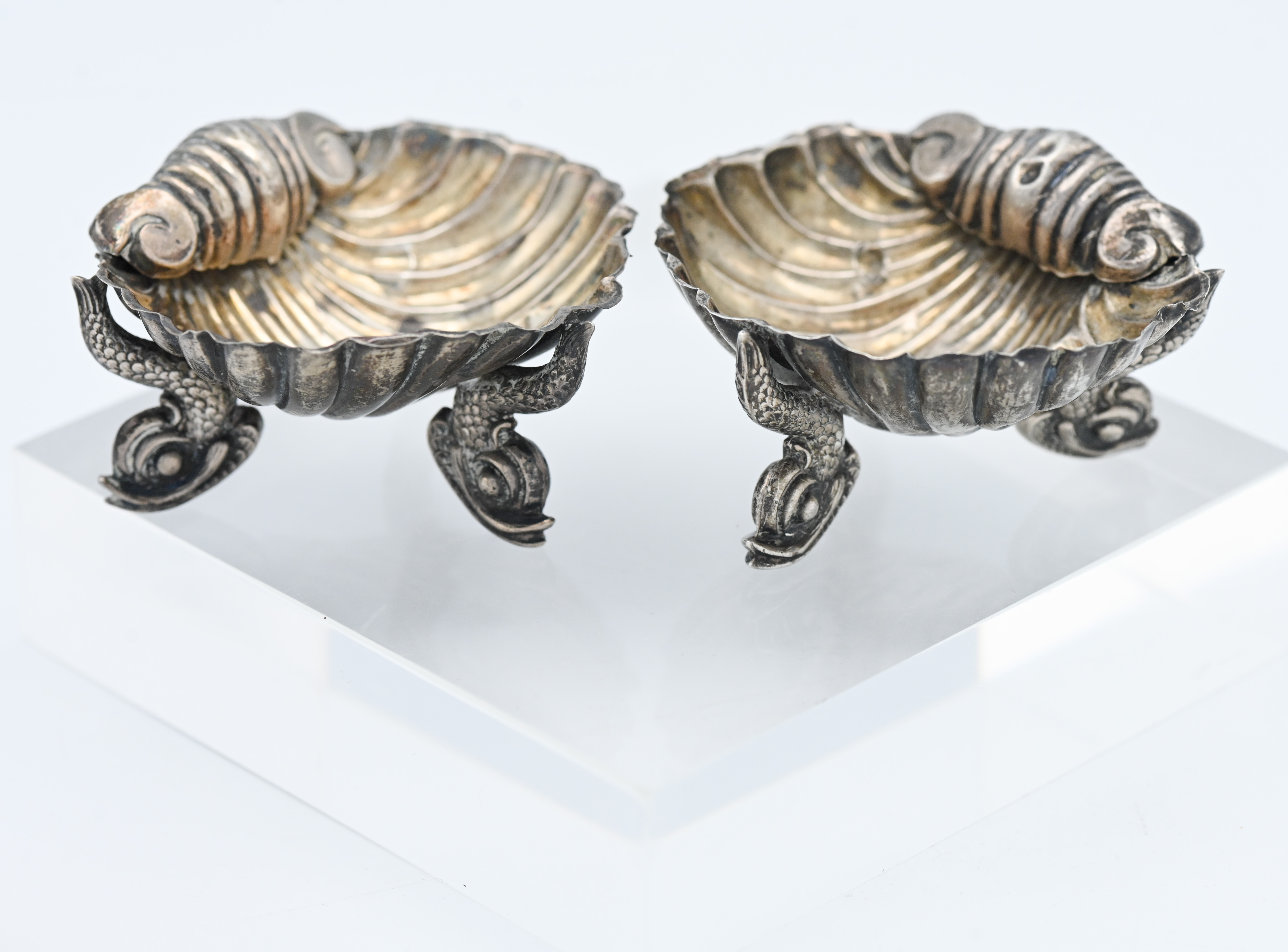 A pair Edward VII silver table salts, Birmingham, circa 1907/1908, approx. 1.133oz.