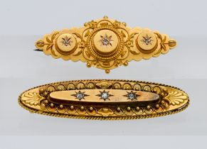 Two antique gold brooches, 15 carat gold (4.2 grams) and another set with three diamonds not