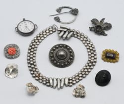 Bag of various Silver and other brooches, and jewellery