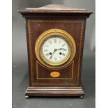 Edwardian inlaid mahogany mantel clock with pendulum, 34cm