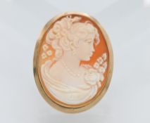 A 9 carat gold mounted cameo brooch