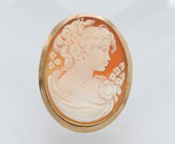 A 9 carat gold mounted cameo brooch