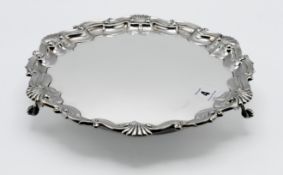 An Edwardian silver Goldsmiths & Silversmiths Company salver, diameter 26cm, approx. 17.2oz