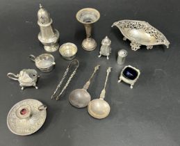 A collection of silver wares including a silver pierced dish Victoria, London, circa 1899-1900,