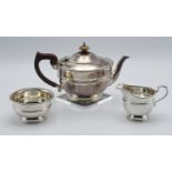 A George V Mappin & Webb three piece silver tea service, approx. 20oz.