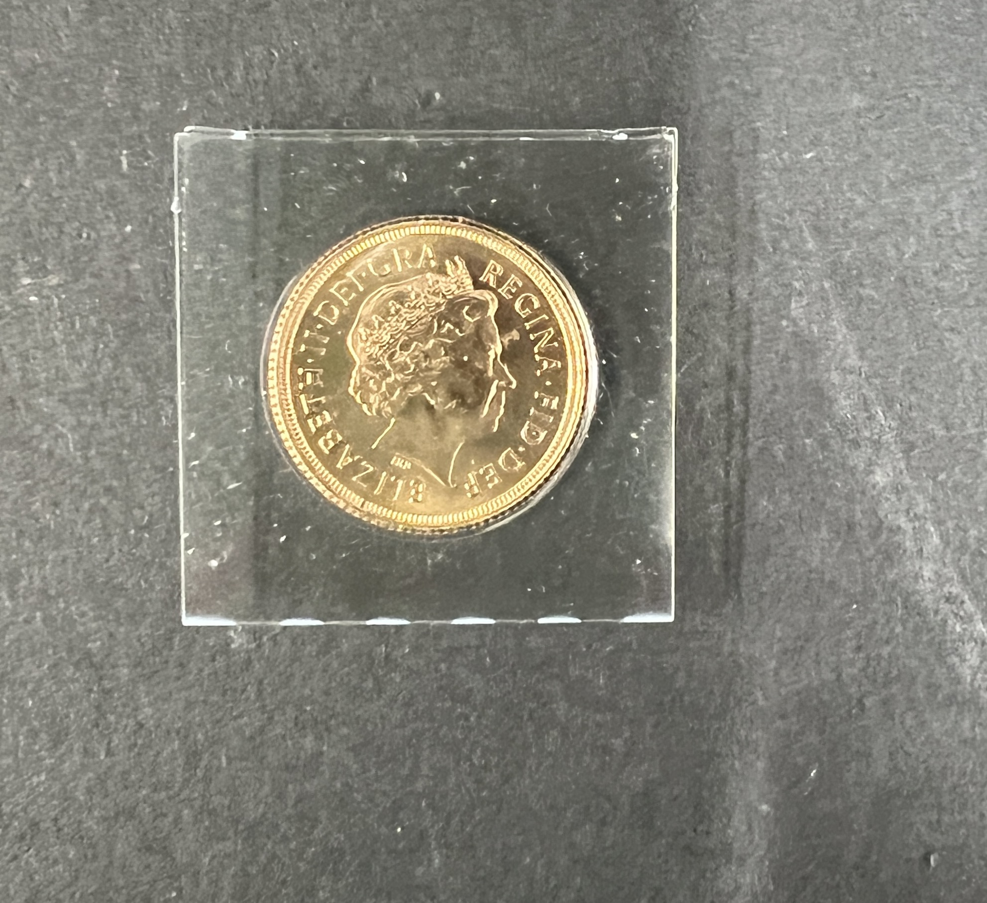 A Queen Elizabeth II 2001 full gold sovereign. - Image 2 of 2