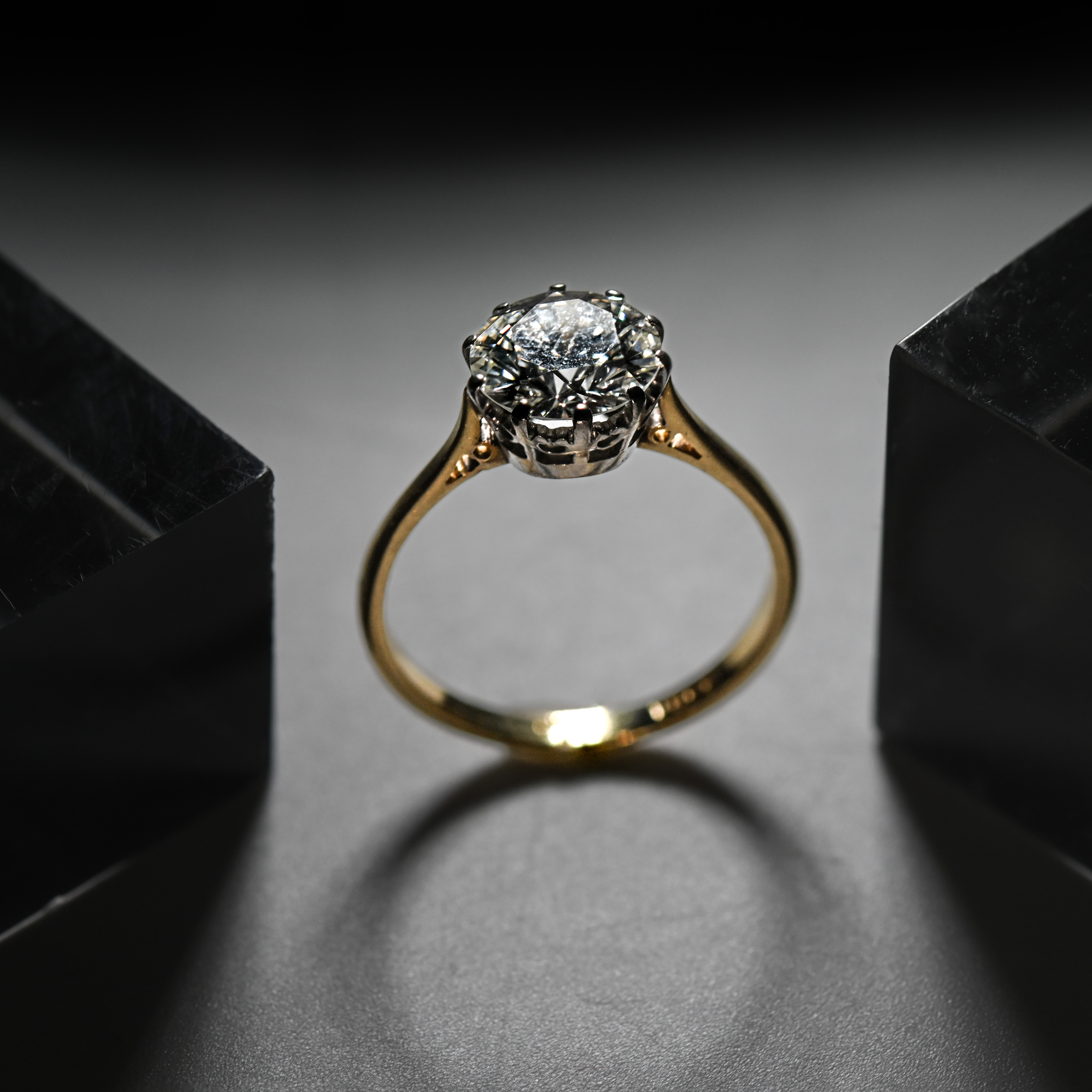A fine diamond Solitaire Ring, the round brilliant cut diamond assessed as Weight 2.43 carats, - Image 2 of 5