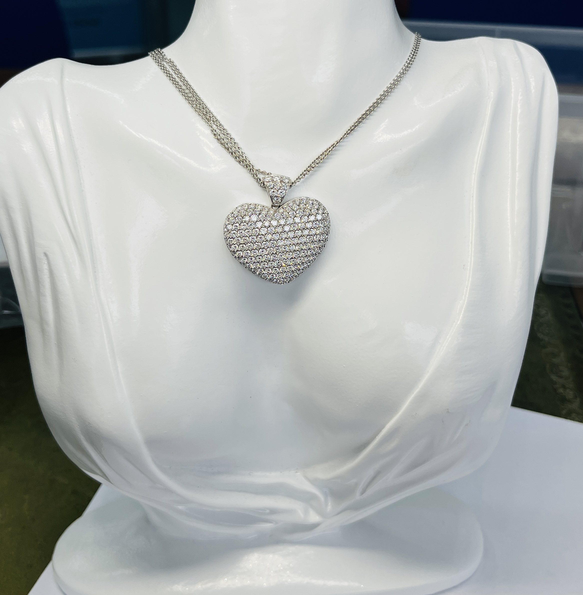 A Chopard style diamond heart pendant necklace set with approx. 5.28ct of diamond, circa 2007, set