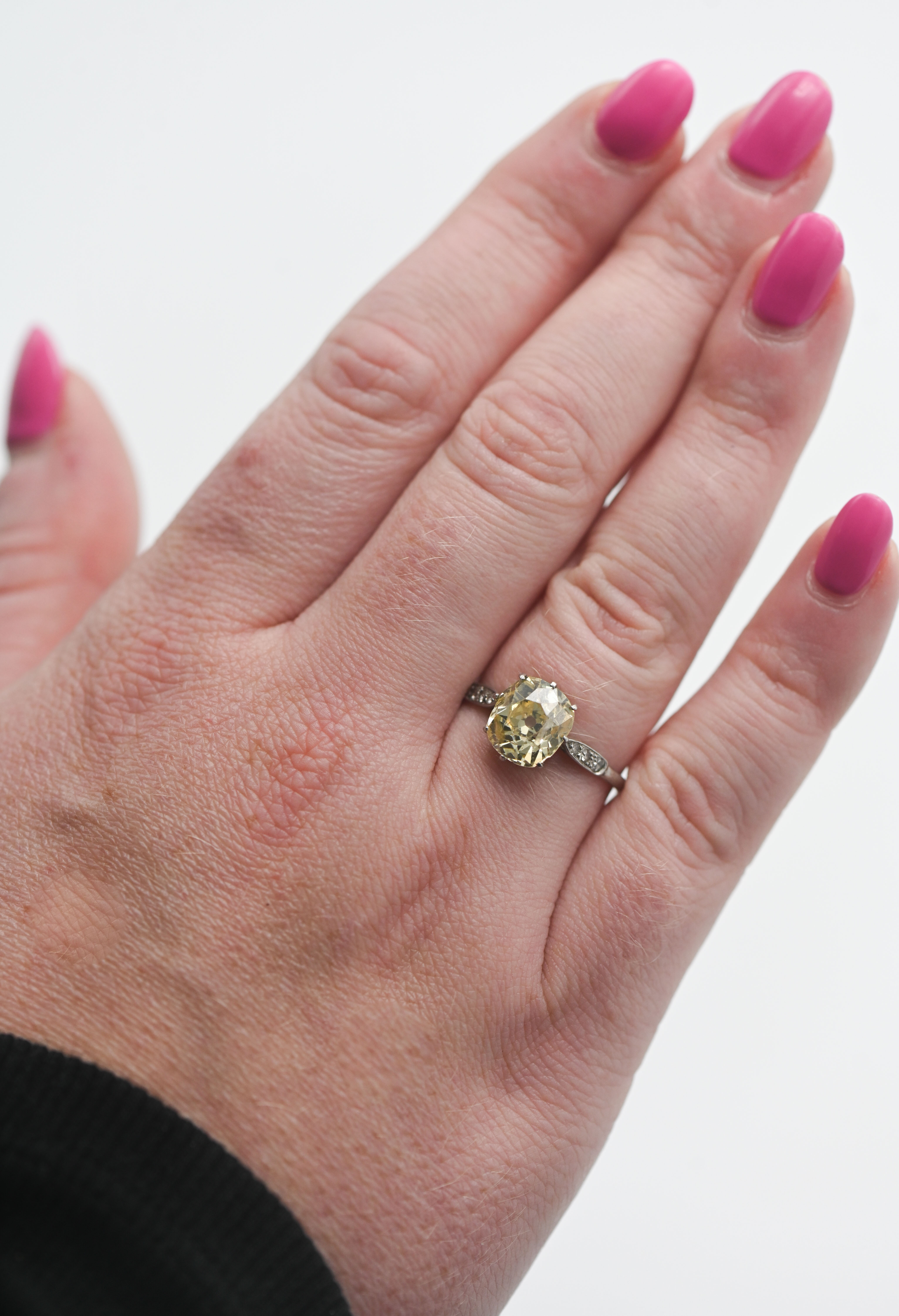 A rare 3 carat fancy yellow diamond ring, size P. - Image 2 of 3