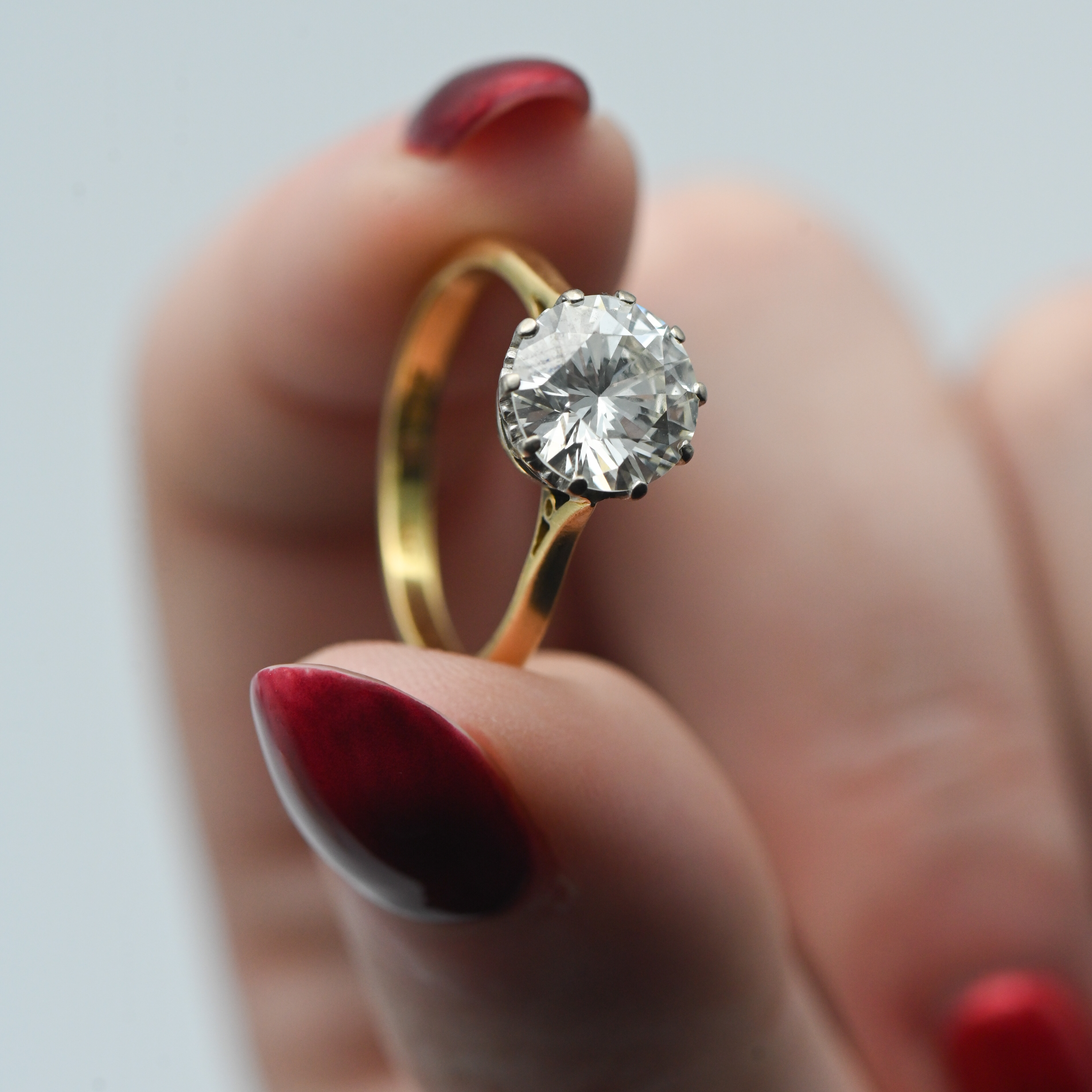 A fine diamond Solitaire Ring, the round brilliant cut diamond assessed as Weight 2.43 carats, - Image 5 of 5