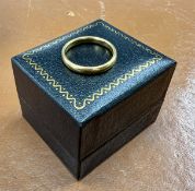 A 22ct gold wedding band ring, approx 4.8g, size Q/R.
