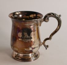 Silver tankard, 20th century hallmarks, engraved dedication, 299g.