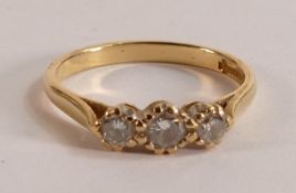 18ct gold three stone diamond ring, size M,2.8g.