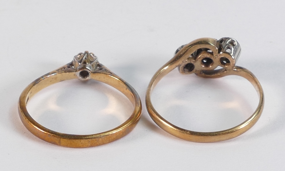 9ct gold diamond solitaire ring, together with 9ct 3 stone ring set 3 poor quality white stones, - Image 4 of 6