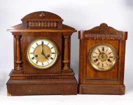 Two Oak Cased Early 20th Century Mantle Clocks, tallest 40cm(2)