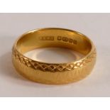 22ct gold wedding ring, size N/O, 6.5g.