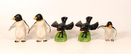 Wade penguin set together with 2 Wade blackbirds. This was removed from the archives of the Wade