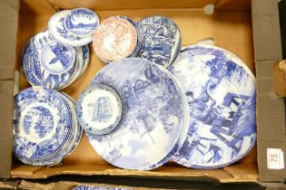 A mixed collection f items to include Enoch Woods & Delft blue & white decorated plates