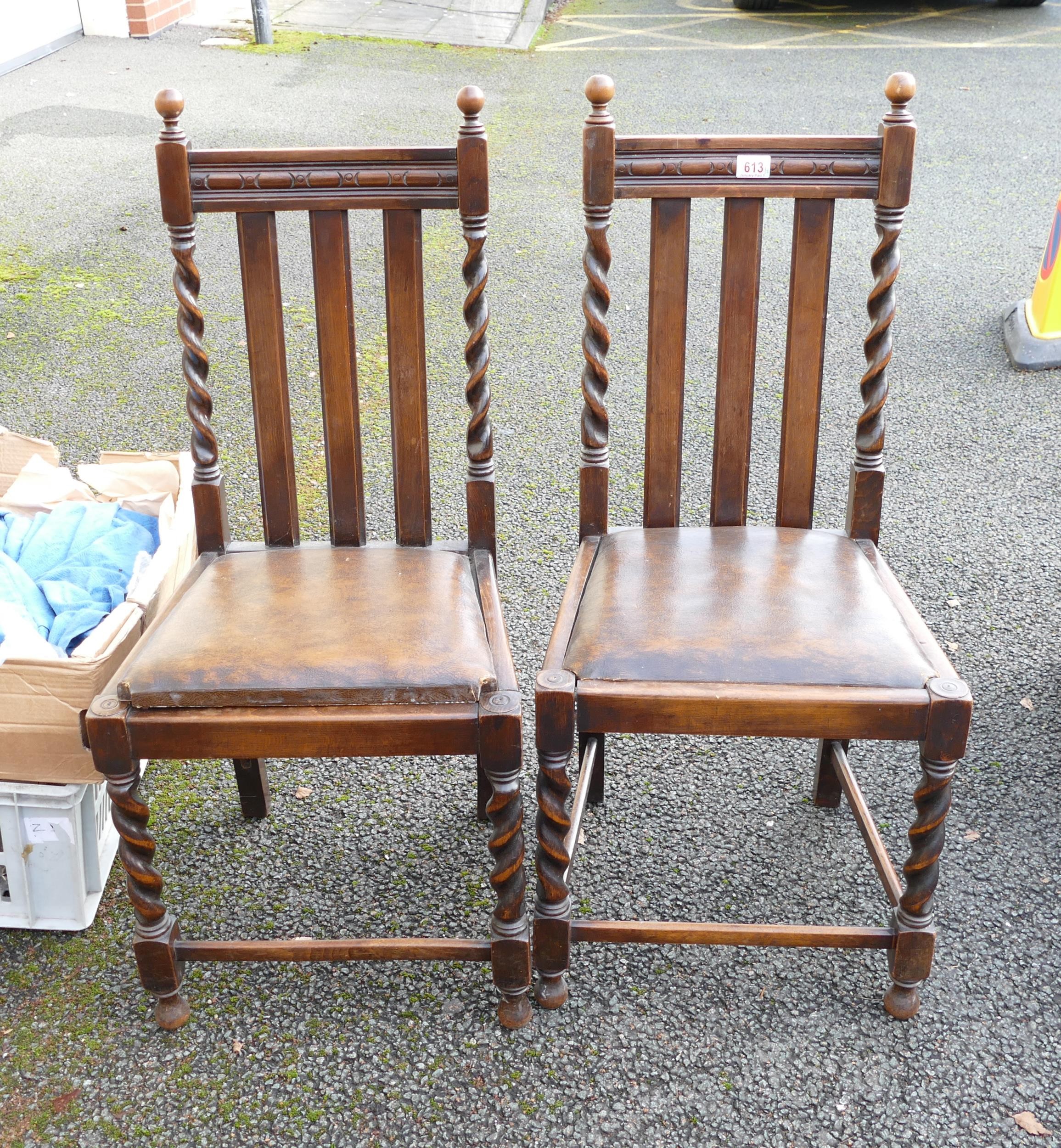 Pair of Early 20th Century Oak Dinning Chairs with twist column legs(2)