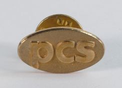 9ct gold tie pin "PCS" , 2.5g.