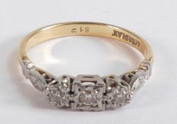 18ct gold & platinum diamond ring, size M, 2.5g.