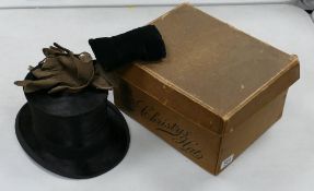 Christy's of London brushed felt top hat manufactured for George Innes , Derby. In original