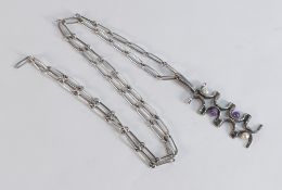 Silver pendant & chain, 25g.