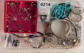A large collection of 925 Silver jewellery to include earrings, bangles, necklaces etc