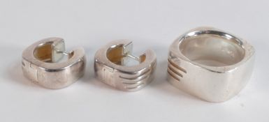 Hallmarked silver heavy designer ring, with UK import mark, maker EA, together with similar style