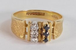 18ct gold ring set with diamonds & sapphires, ring size L, 4.5g.