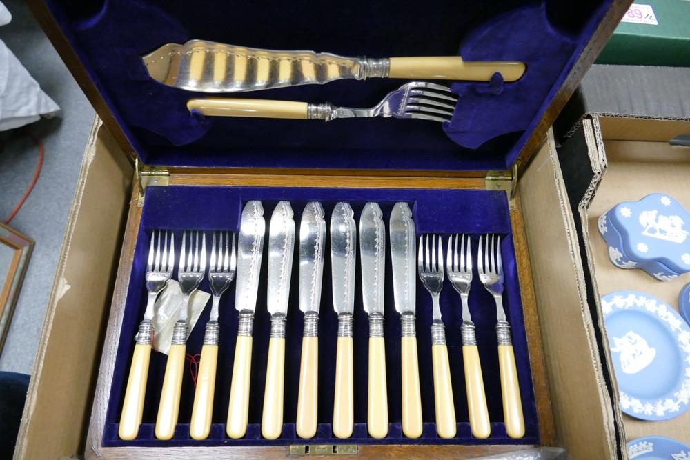 William Page & Co. Silver Plated Fish Service together with an Abacus. (1 Tray) - Image 2 of 2
