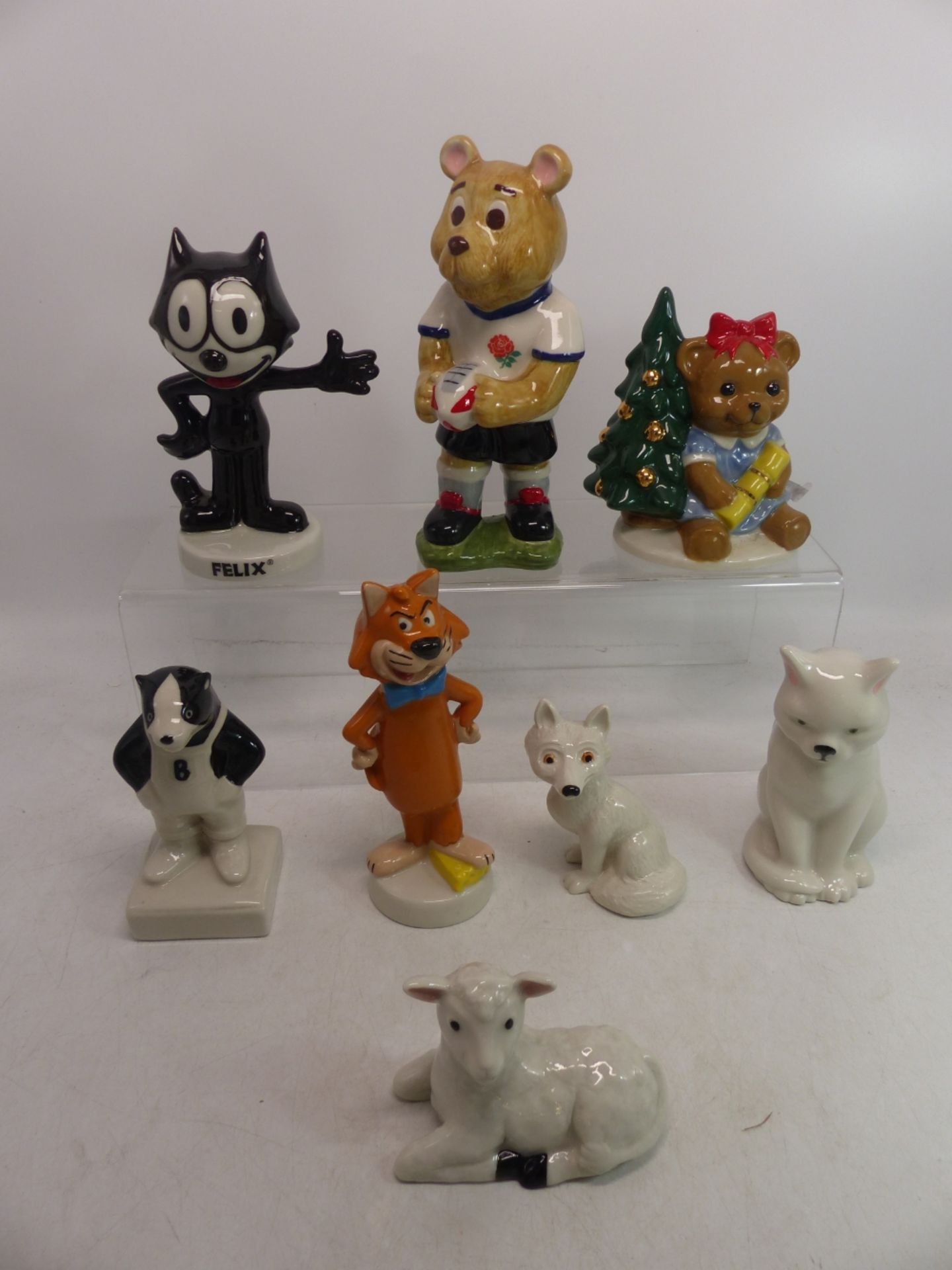 A collection of Wade figures to include Felix, Jonno Bear, Mr Jinx, Bertie Badger etc (1 tray)