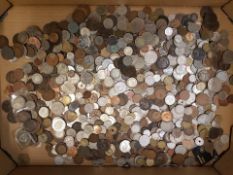 A mixed collection of UK and world coins, including Queen Victoria one pennies (1 tray).