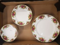 Royal Albert Old Country Roses pattern dinner ware items to include 6 dinner plates, 6 salad
