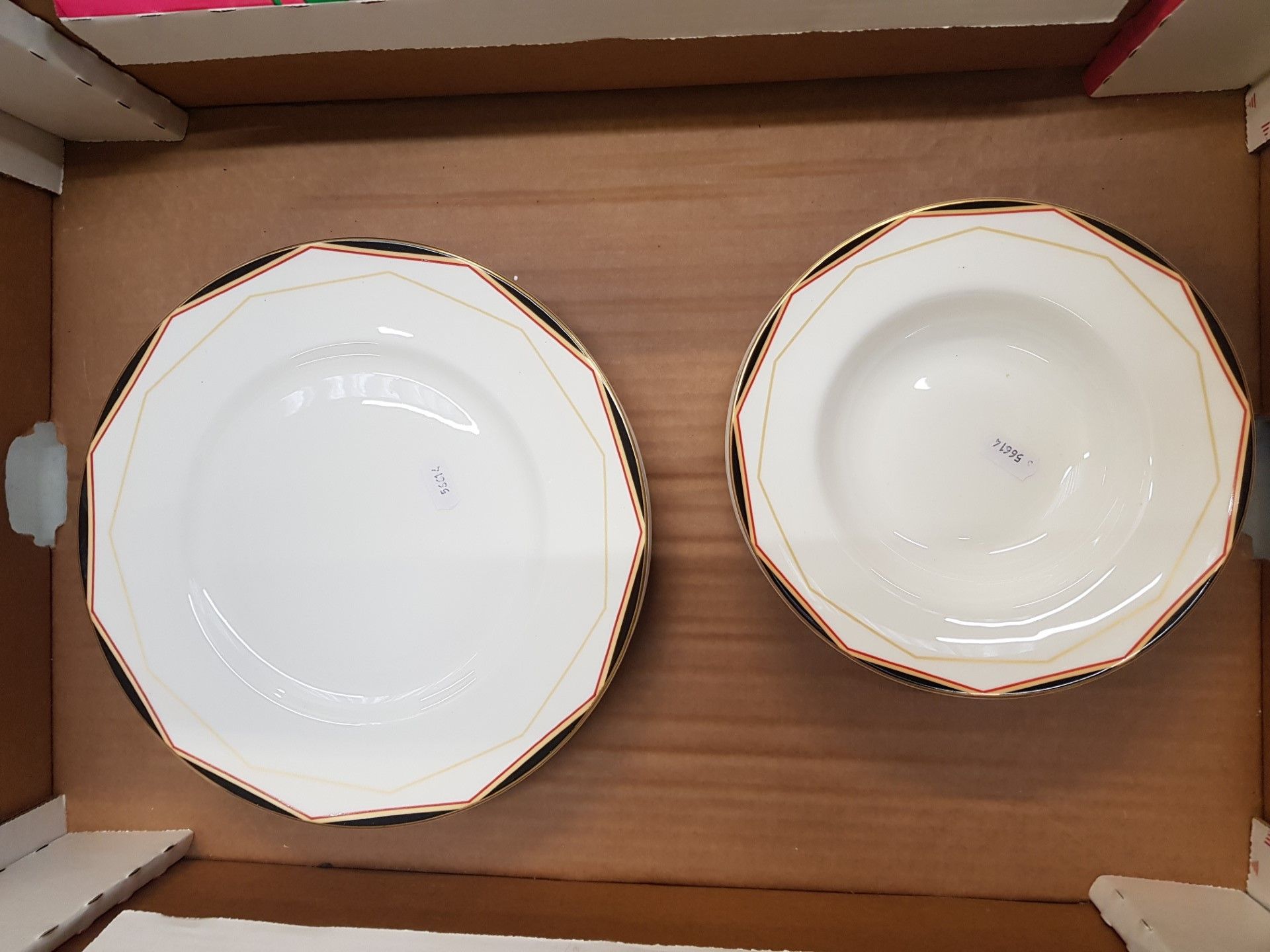 Royal Doulton Prism pattern dinnerware consisting of 6 rimmed soup bowls and 6 dinner plates (1