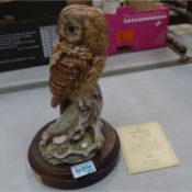 Royal Doulton Figure of a Tawny Owl DA156 (with cert) Overall Height 30cm