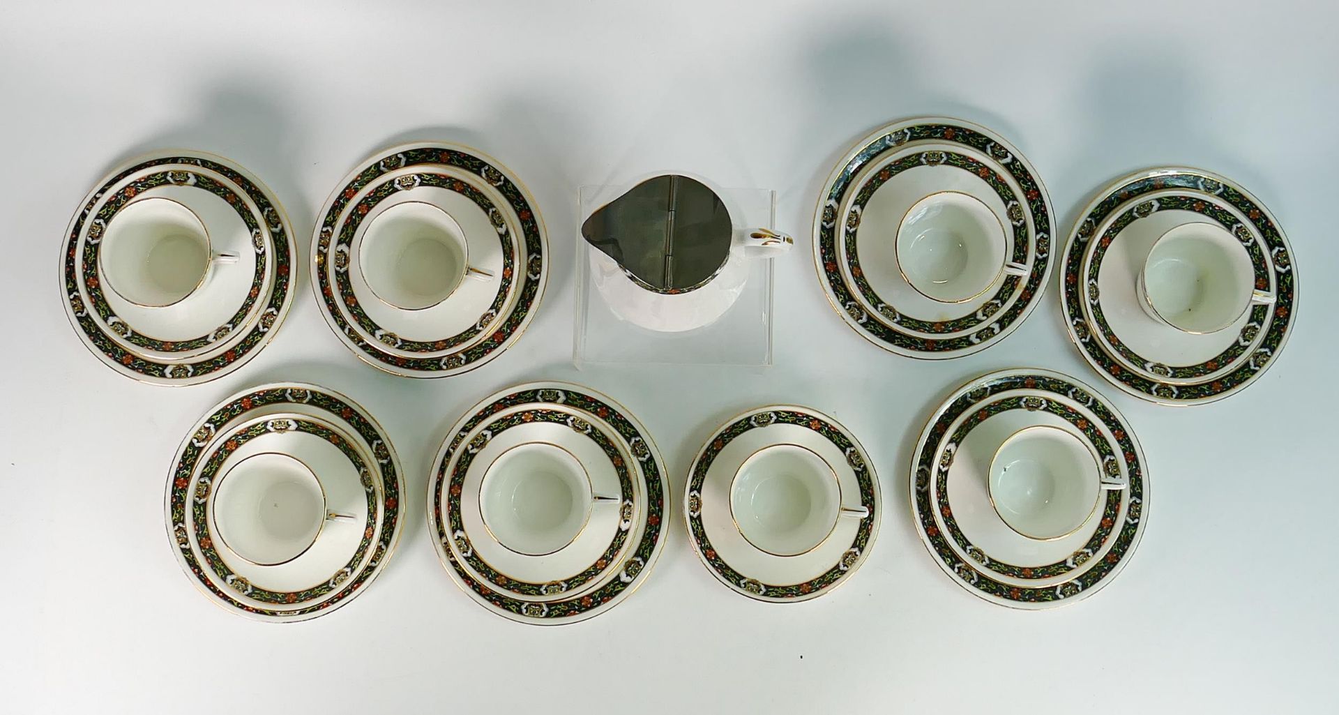 Shelley part tea set and hot water jug, Victoria shape 10718 to include 8 cups & saucers, 7 side - Image 2 of 3