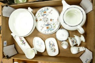 A mixed collection of Wedgwood items to include Kutani Crane tureen, Amhurst patterned teapot,