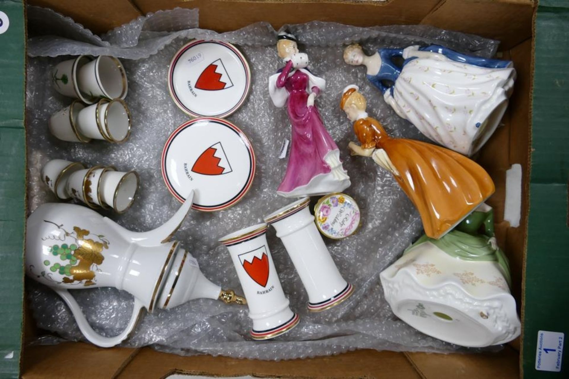 A mixed collection of items to include Royal Doulton Lady Figures Alision Hn2336, 2nds Soiree,