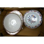 A collection of Wedgwood item to include 2 x Val Hoorne dishes & Bianca patterned oval platter