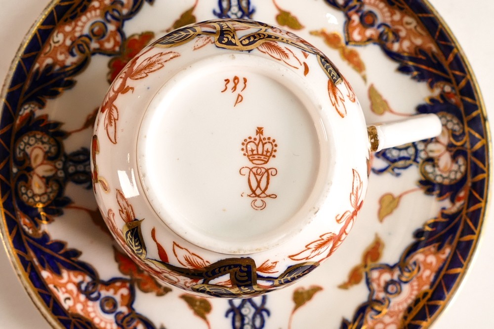 19th century Crown Derby Japan pattern cabinet set including tea pot & stand, cream jug, sugar bowl, - Image 3 of 5