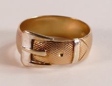 9ct gold Gents buckle ring, size S, 4.5g.