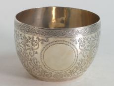 Silver ornate bowl, hallmarked for London 1882, makers Edward Ker Reid, 162g, d.10 x h.7cm.