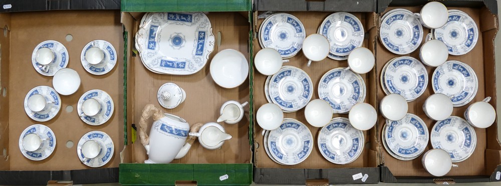 A large collection of Coalport Revelry pattern tea & coffee ware including 12 x trios, 6 coffee cans - Image 3 of 8