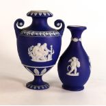 19th century Wedgwood dip blue small urn & vase, tallest 15.5cm (2)