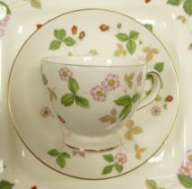 Wedgwood Wild Strawberry pattern tea & coffee ware to include 4 sandwich plates, 3 x tea pots,