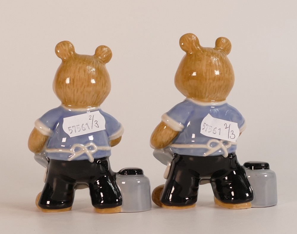 Two Wade Rodney bears. One marked F1 to front and base dated 17/7/05 and the other with a pearl - Image 2 of 3