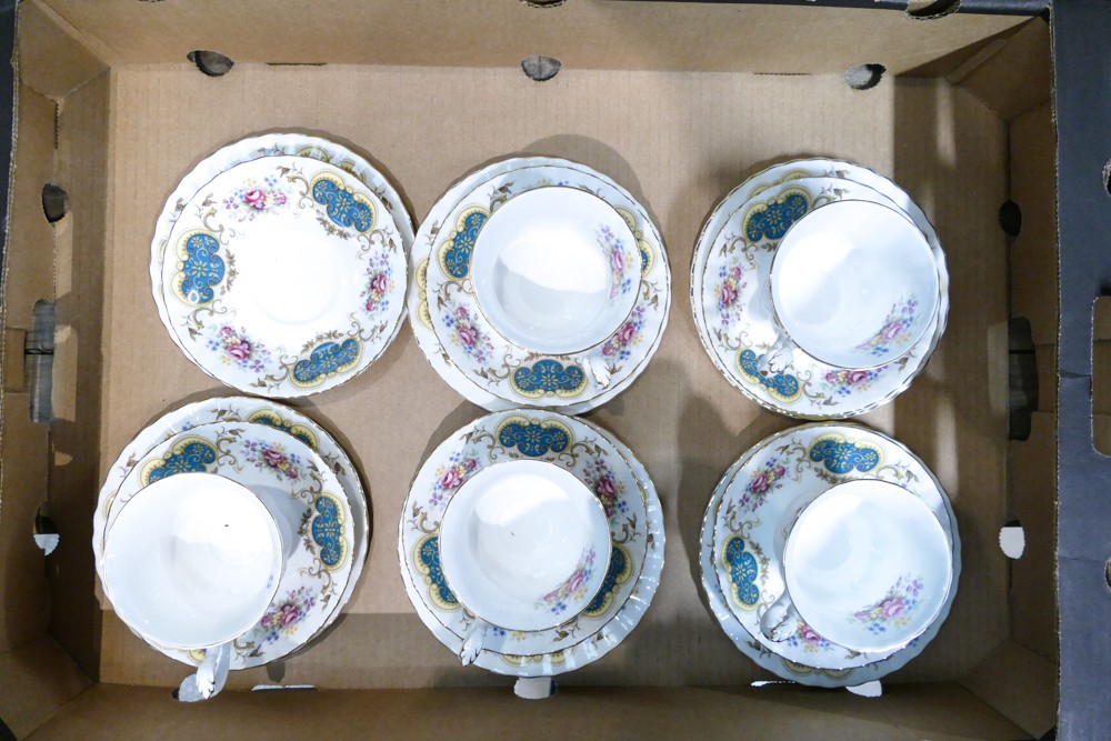 Royal Albert, Berkeley pattern tea and dinner ware to include six tea trios (one cup a/f) together - Image 4 of 8