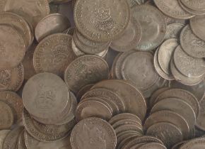 Large group of pre 1946 - 50% / .500 UK silver coins, gross weight 1773 grams.